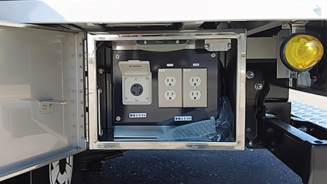 発電機車 E-dash 端子BOX